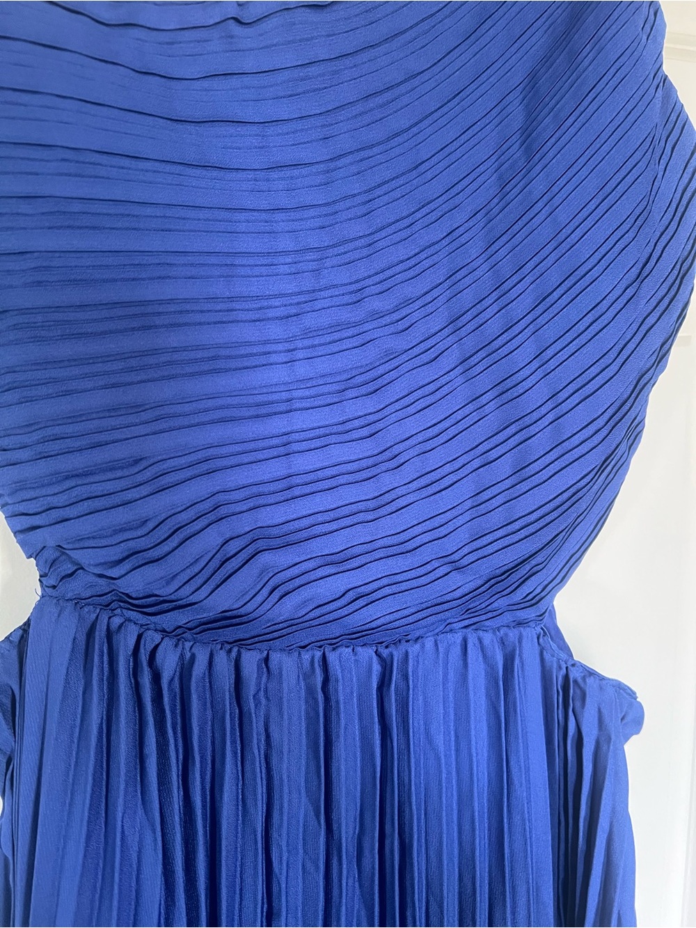 Boohoo One-Shoulder Pleated Maxi Dress in Royal Blue - Picture 2 of 3